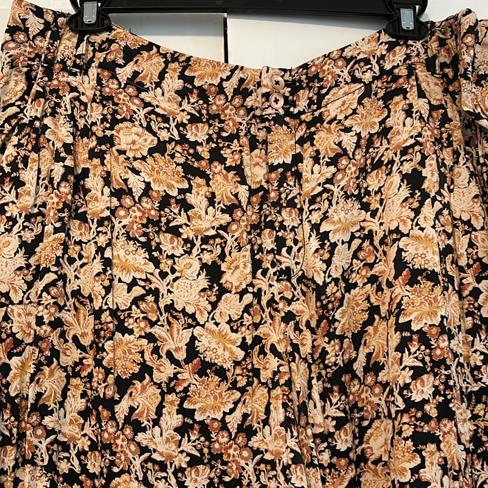 Anthropologie floral pleated pants in size 18W